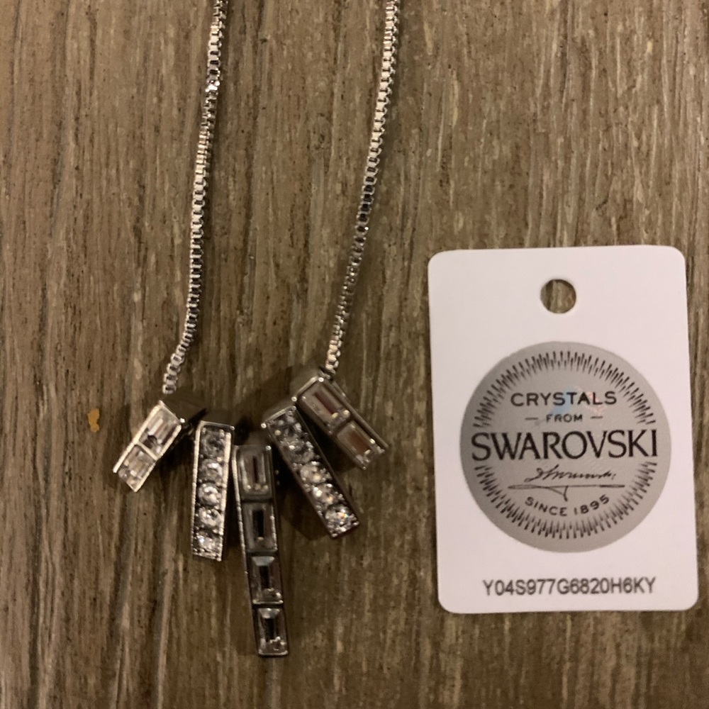 Beautiful Silver Necklace with Swarovski Crystals